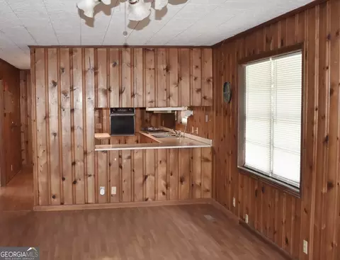 265 S Victory Dr, Lyons, GA 30436 photo 2