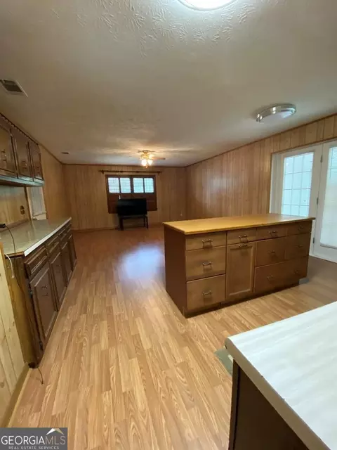 596 N Jefferson St, Lyons, GA 30436 photo 5