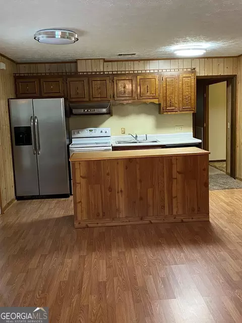 596 N Jefferson St, Lyons, GA 30436 photo 3