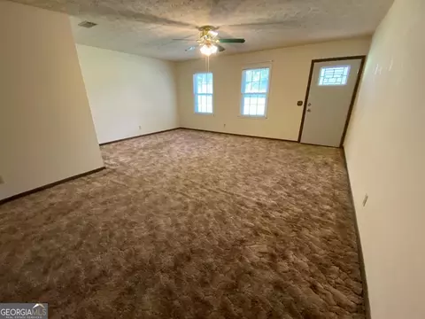 596 N Jefferson St, Lyons, GA 30436 photo 2