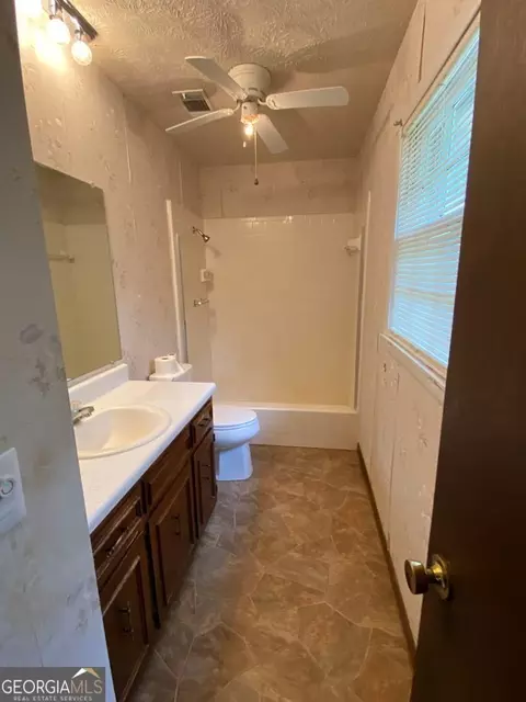 596 N Jefferson St, Lyons, GA 30436 photo 9