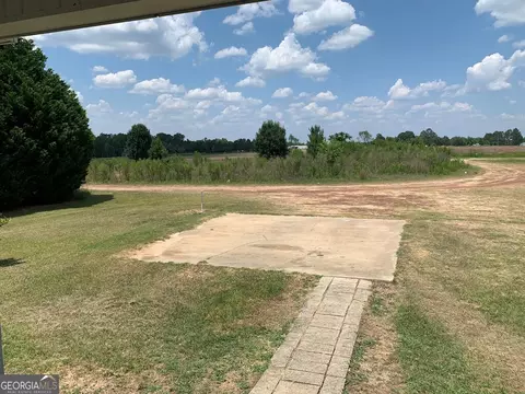 201 Rushing Dr, Lyons, GA 30436 photo 2