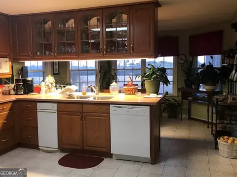 560 C Swick Cir, Lyons, GA 30436 photo 5