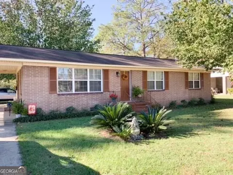 134 Alexander Ave, Lyons, GA 30436 photo 1