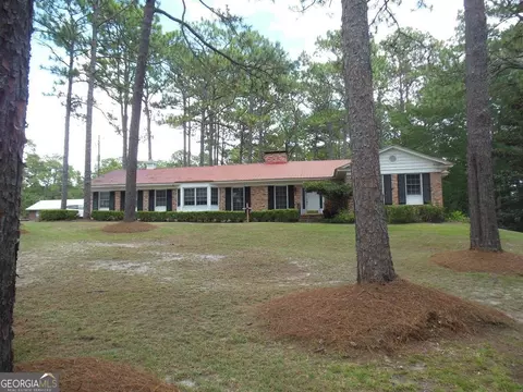 462 N State St, Lyons, GA 30436 photo 1