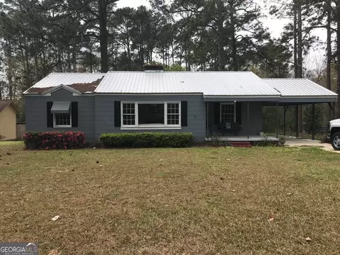 310 S Victory Dr, Lyons, GA 30436 photo 1