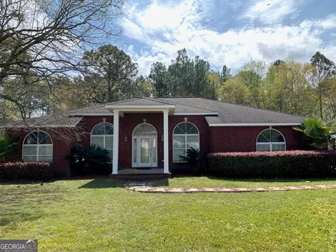323 Academy Dr, Lyons, GA 30436 photo 1