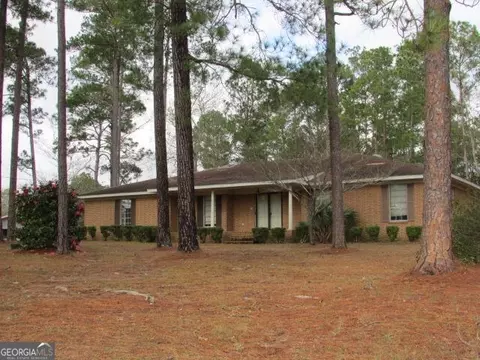 242 W Oglethorpe Ave, Lyons, GA 30436 photo 1