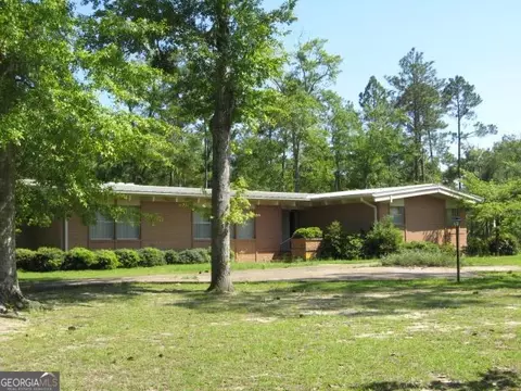 416 S Broad St, Ailey, GA 30410 photo 1