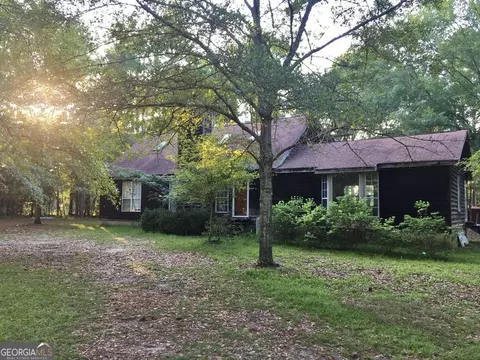 133 W Jeff Davis Ave, Lyons, GA 30436 photo 1