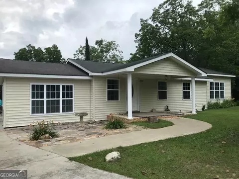 323 Wilson Ave, Lyons, GA 30436 photo 1