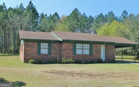 515 N Jefferson St, Lyons, GA 30436 photo 1