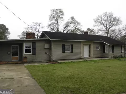 156 Toombs Ave, Lyons, GA 30436 photo 1