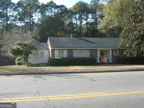 441 N State St, Lyons, GA 30436 photo 1