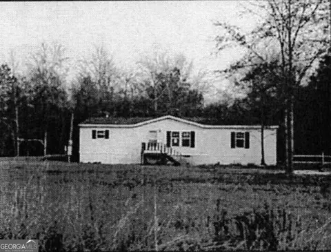 678 Victory Cir, Lyons, GA 30436 photo 1