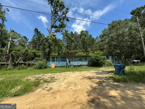 255 N Victory Cir, Lyons, GA 30436 photo 1