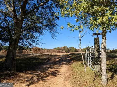 404 S F Kramer Rd, Lyons, GA 30436 photo 3