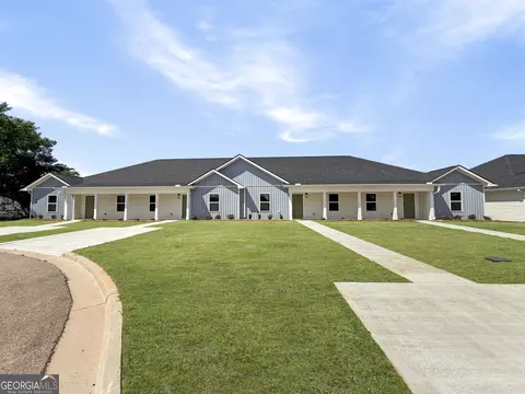 307 Airman Blvd, Warner Robins, GA 31088