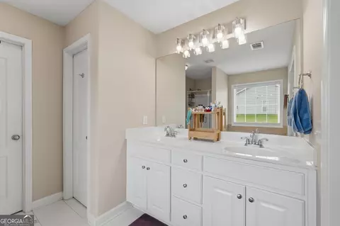 Bath - 346 River Mist Cir, Jefferson, GA 30549 photo 1 of 4