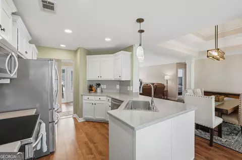 Kitchen - 346 River Mist Cir, Jefferson, GA 30549 photo 2 of 4