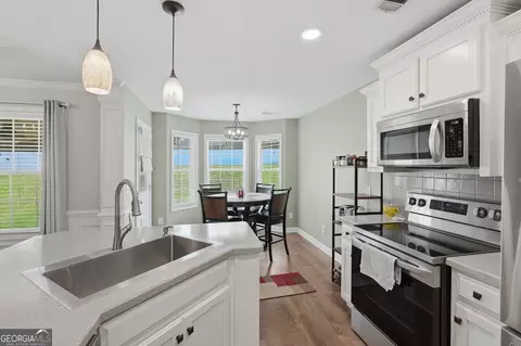 Kitchen - 346 River Mist Cir, Jefferson, GA 30549 photo 4 of 4