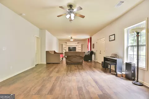 Living - 133 Oak Dr, Gray, GA 31032 photo 2 of 2