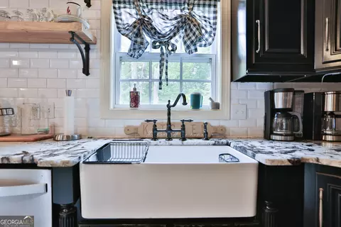 Kitchen - 133 Oak Dr, Gray, GA 31032 photo 3 of 4