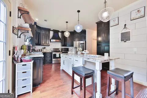 Kitchen - 133 Oak Dr, Gray, GA 31032 photo 4 of 4