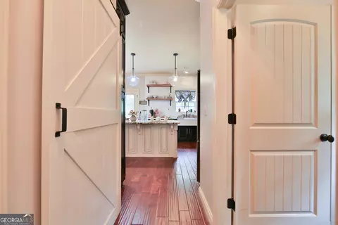Entry Way - 133 Oak Dr, Gray, GA 31032 photo 4 of 7