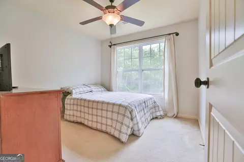 Bedroom - 133 Oak Dr, Gray, GA 31032 photo 2 of 4