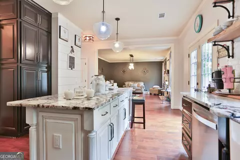 Kitchen - 133 Oak Dr, Gray, GA 31032 photo 2 of 4
