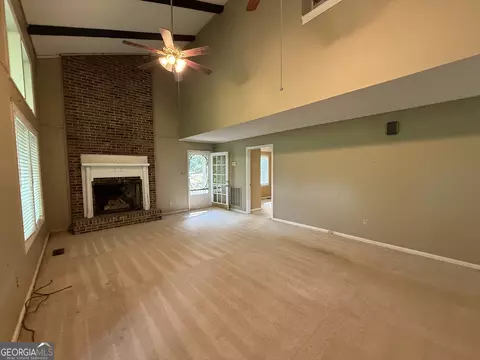 Living - 227 W Lakeview Dr, Lagrange, GA 30240 photo 5 of 9