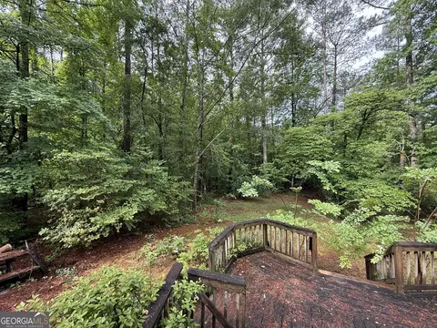 Exterior - 227 W Lakeview Dr, Lagrange, GA 30240 photo 12 of 20