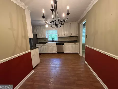 Dining - 227 W Lakeview Dr, Lagrange, GA 30240 photo 2 of 2