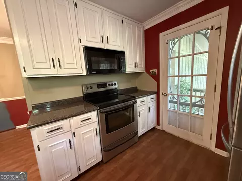 Kitchen - 227 W Lakeview Dr, Lagrange, GA 30240 photo 3 of 3