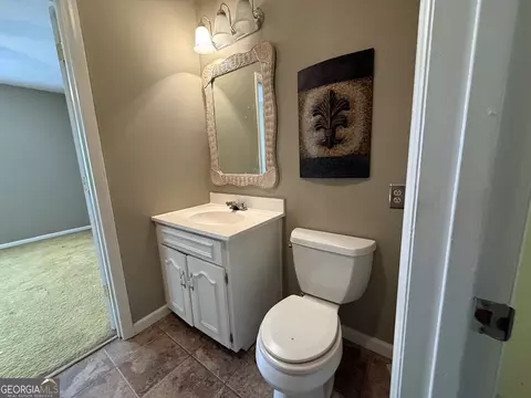 Bath - 227 W Lakeview Dr, Lagrange, GA 30240 photo 5 of 6
