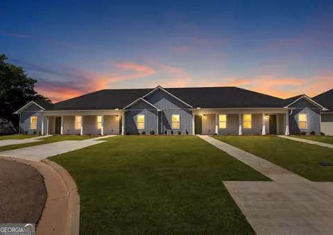 313 Airman Blvd, Warner Robins, GA 31088