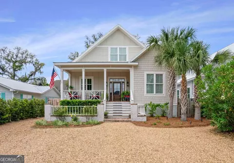 309 Peachtree St, St. Simons, GA 31522