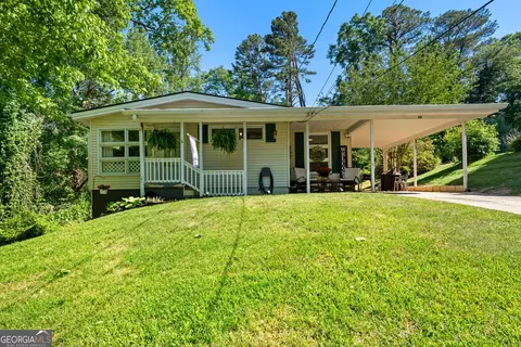 23 Willow Dr, Newnan, GA 30263