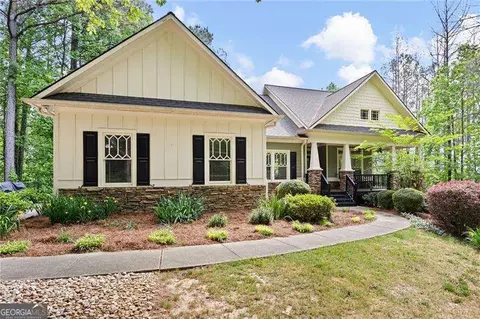 107 Georgetown Dr, Dallas, GA 30132