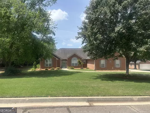 563 Heathmoor Dr, Mcdonough, GA 30252