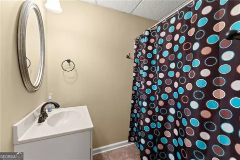 Bath - 4795 Winding Rose Dr, Suwanee, GA 30024 photo 7 of 7