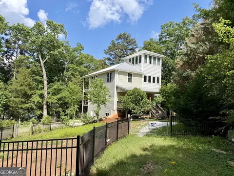27 Classic Dr, Hartwell, GA 30643