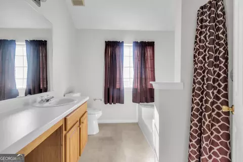 Bath - 1289 Labrador Ln, Riverdale, GA 30296 photo 1 of 2