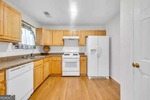 Kitchen - 1289 Labrador Ln, Riverdale, GA 30296 photo 1 of 2