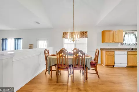 Dining - 1289 Labrador Ln, Riverdale, GA 30296 photo 1 of 2