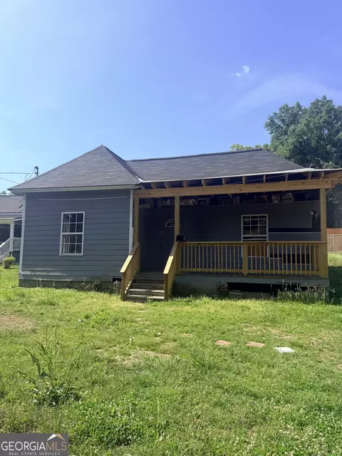 27 Reynolds St, Newnan, GA 30263