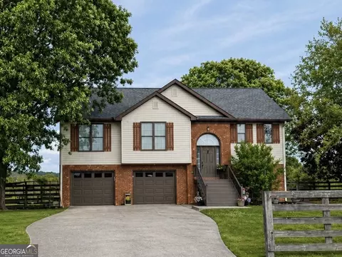 516 Pendley Rd SE, Calhoun, GA 30701