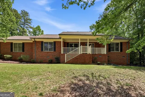 379 Clyde Ct, Mcdonough, GA 30252
