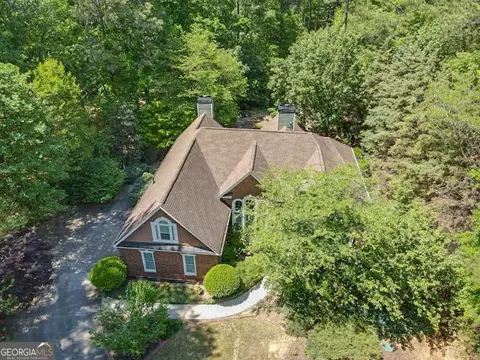 215 Nix Ct, Fayetteville, GA 30214